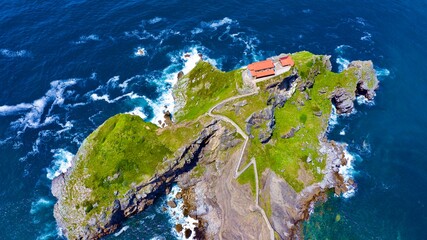 San Juan de Gaztelugatxe, cuyo nombre significa 