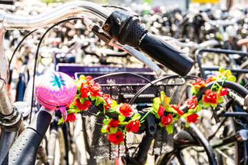 Fahrradparking in Holland. Fahrräder Parkplatz. Rotterdam