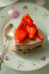 cheesecake with strawberries