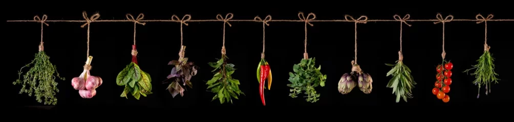 Foto op Plexiglas panorama van verse groenten en kruiden op houten achtergrond © Andreas Fischer