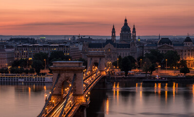Fototapeta na wymiar Sunrise in Budapest