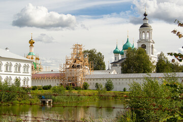 Fototapeta na wymiar monasteries Russian , the view from the top
