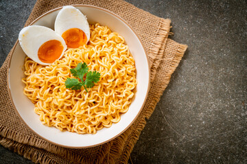 instant noodles with salt egg