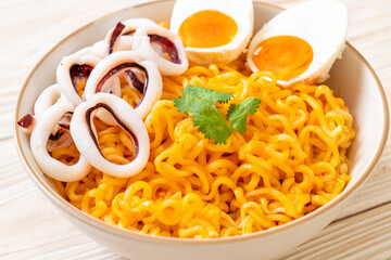 instant noodles salt egg flavour with squid or octopus