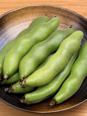 生のソラマメ