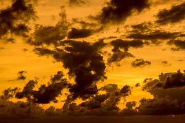 Naklejka premium sunset clouds sky