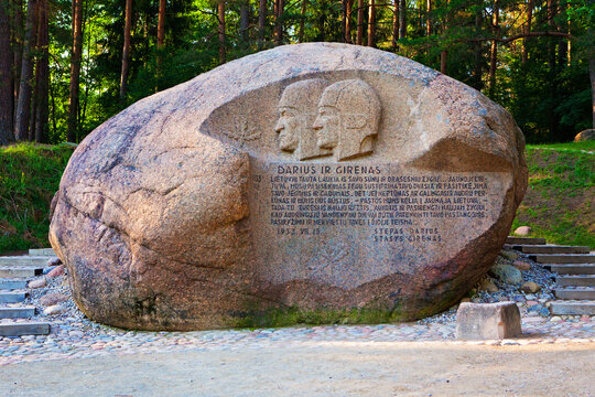Puntukas boulder