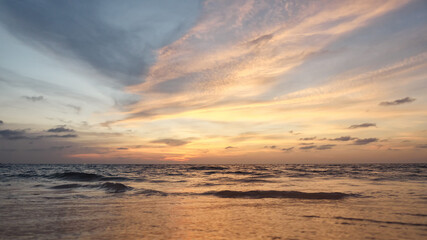 Fototapeta na wymiar Beautiful sky at sunset over the sea.