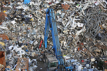 Symbolhaftes Bild von einem Schrottplatz