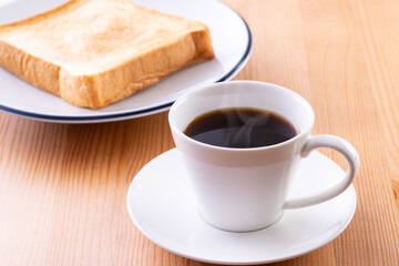 ホットコーヒーとトースト