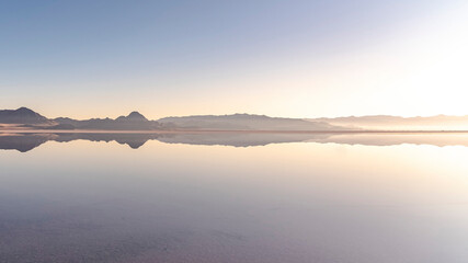 Fototapeta premium Panorama frame Tranquil sunset over Bonnievale Salt Flats, Utah