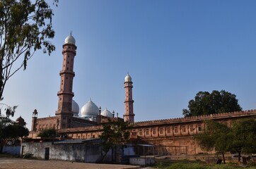 Fototapeta na wymiar Jama Masjid or Taj Ul Masjid or Mosque