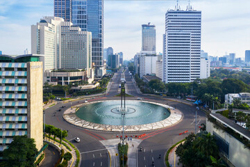 Fototapeta na wymiar Quiet traffic on Hotel Indonesia Roundabout road