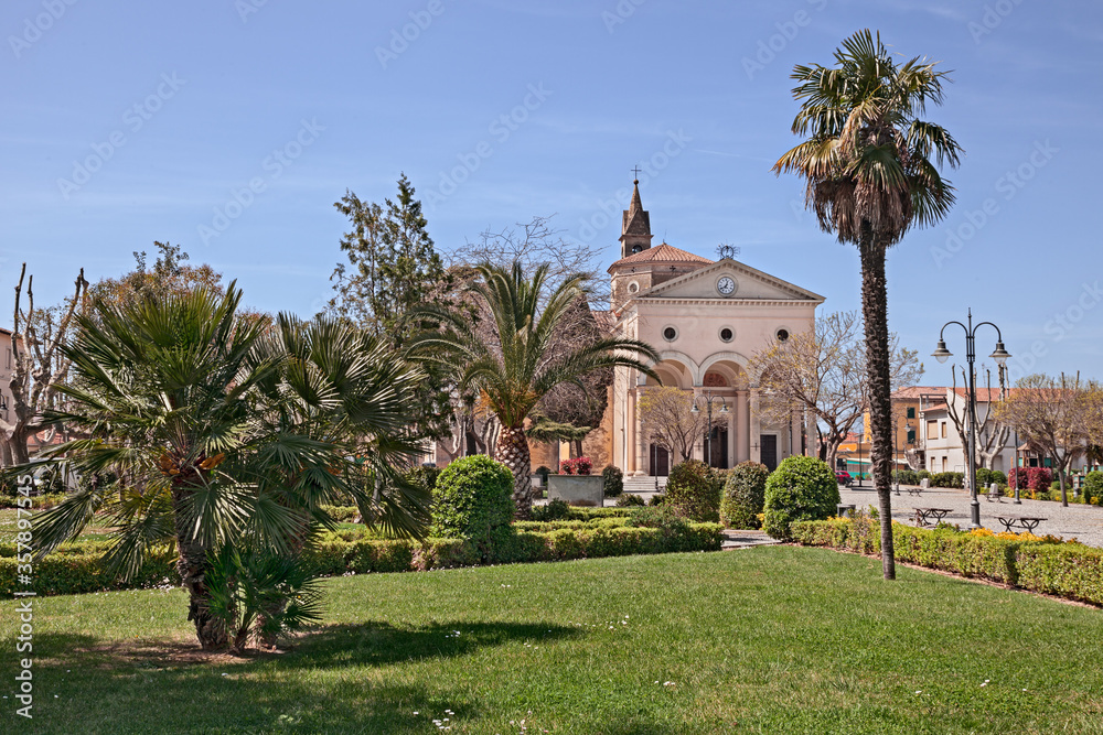 Wall mural Vada, Rosignano Marittimo, Livorno, Tuscany, Italy: view of Garibaldi square with the church of San Leopoldo Re