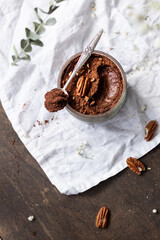 Vegan avocado mousse with pecan nuts 