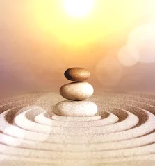 Foto op Plexiglas Japanse zen tuin meditatie steen, concentratie en ontspanning zand en rots voor harmonie en balans © Belight