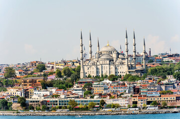 Fototapeta na wymiar Istanbul cityscape with Blue Mosque, Turkey.