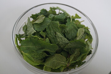 Detox water with sliced lemons