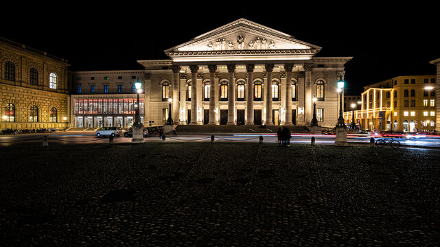 Nachtaufnahme von der Bayerischen Staatsoper