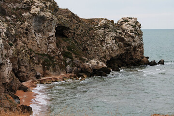 Naklejka premium Rock and sea