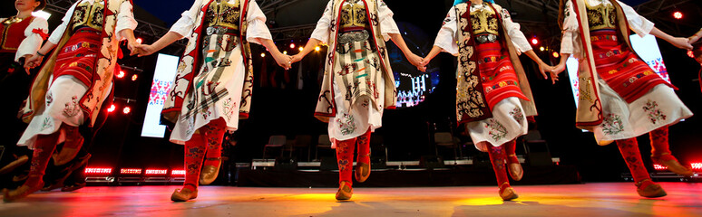 Serbian folkloric dancers girls 