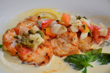 Grilled chicken with lemon fruit and toppings