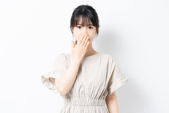 104 最適な 口に手をあてる 画像 ストック写真 ベクター Adobe Stock 104 最適な 口に手をあてる 画像 ストック写真 ベクター Adobe Stock