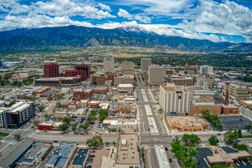 Fototapeta na wymiar Downtown Colorado Springs with Rocky Mountains and Pike's Peak