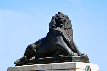 statue of lion in Paris