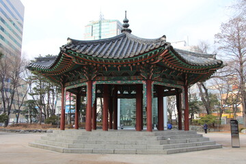 traditional korean building