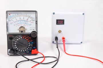 Analog voltmeter is combines several measurement functions in one unit.
 - obrazy, fototapety, plakaty