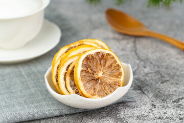 Tangy and tasteful slices of dehydrated lemon. © ads