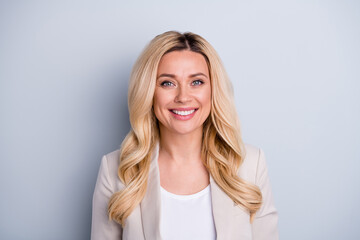 Close-up portrait of her she nice attractive lovely pretty cheerful content wavy-haired businesslady expert shark banker financier isolated over light white gray pastel color background