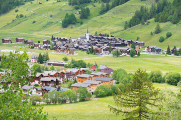 Fototapeta na wymiar Dorf St. Ulrichen im Obergoms, Kt. Wallis, Schweiz
