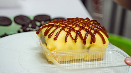 Cold crepes are delicious desserts.