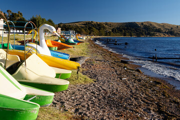 Sporty wodne na jeziorze titicaca