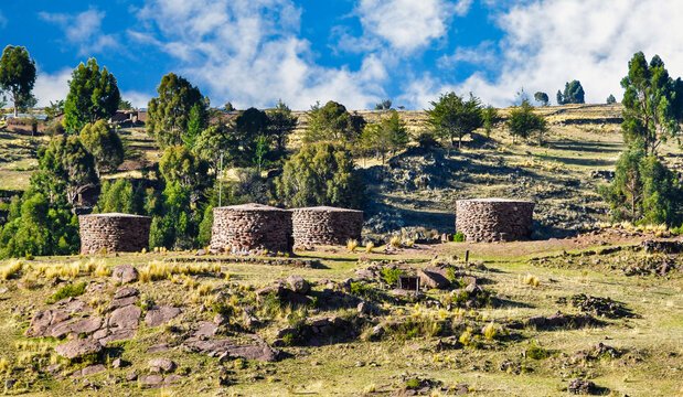 Sillustani chullpas 17
