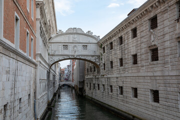 Naklejka premium Panoramic view of Bridge of Sighs (Ponte dei Sospiri)