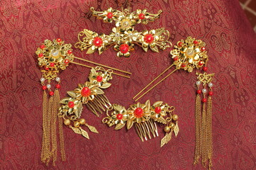 Chinese traditional hairpins hair clips Traditional Chinese women's jewelry. Gold hairpins with red gems