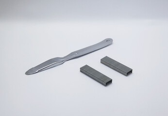 Staple puller a supply to easily remove the staple without getting hurt, usually used in the office or as school supplies