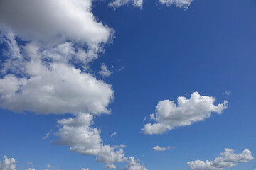 Beau ciel ennuagé