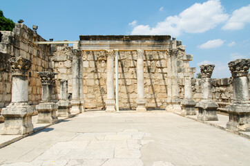 Fototapeta na wymiar Synagogue ruins in Capernaum (Sea of Galilee, Israel)