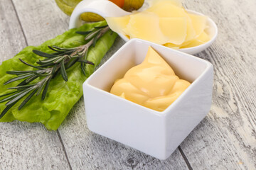 Cheese sauce in the bowl