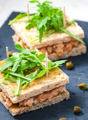 salmon tartare in toast bread