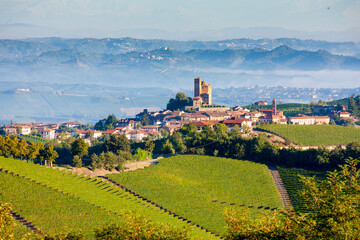 Fototapeta na wymiar View of the village of Serralunga d`Alba and the wonderful Langa, italy