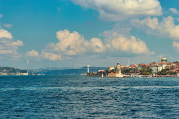 Fototapeta na wymiar view of the sea and istanbul city