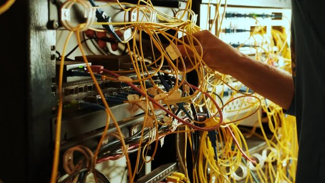 Connection procedure UTP cable, Twisting Cable Tool Twisted Pair Ethernet UTP Cat 5, Crimping RJ45 LAN cable, Stepping to crimping RJ45 connector.