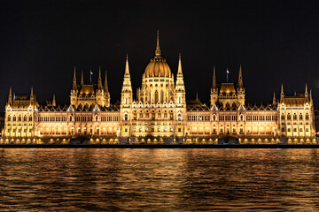 Fototapeta na wymiar Budapest Parlaiment at night
