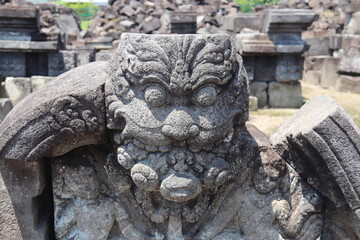 Fototapeta na wymiar Créature mythologique du temple de Prambanan, Indonésie