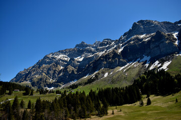 S&auml;ntis der h&ouml;chste Berg in der Ostschweiz bei strahlend blauem Himmel 7.5.2020